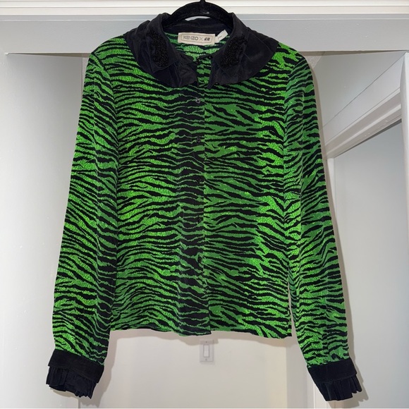 KENZO x H&M Green Tiger Print Silk Ruffle Collar Long Sleeve Button Up Blouse 2 - Picture 5 of 16